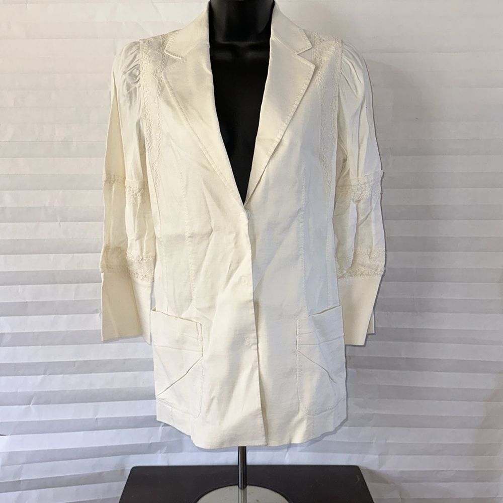 Elie Tahari Size 4 White Button Down Jacket Women's Chic Outerwear